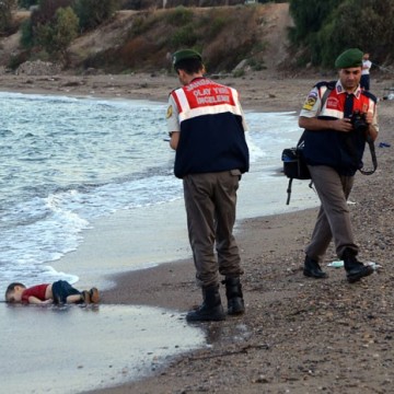 Um menino sírio na Turquia: o ícone da falência das políticas migratórias globais. Foto: AP